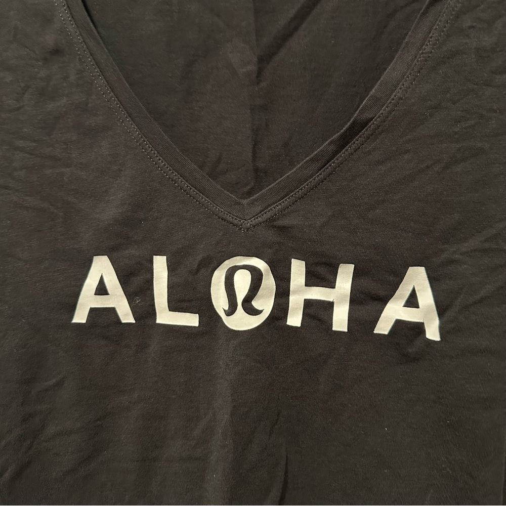 Lululemon Aloha Hawaii Bundle of Cropped Tank Top and Short Sleeve Women 8 / 10 - Picture 4 of 11